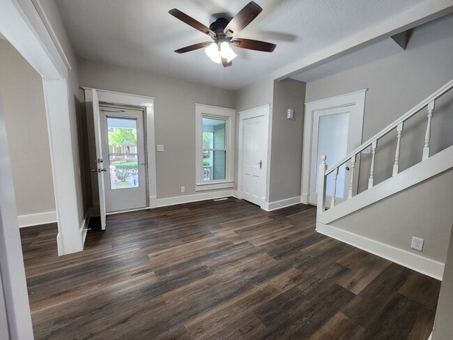 Building Photo - Spacious 5-Bedroom, 2-Bathroom Home AVAILA...