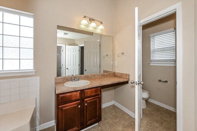 Building Photo - 4182 Arabian Way SW