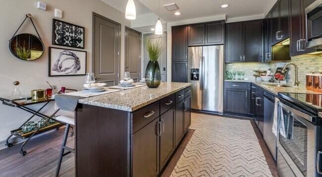 Building Photo - 901 Memorial City Way