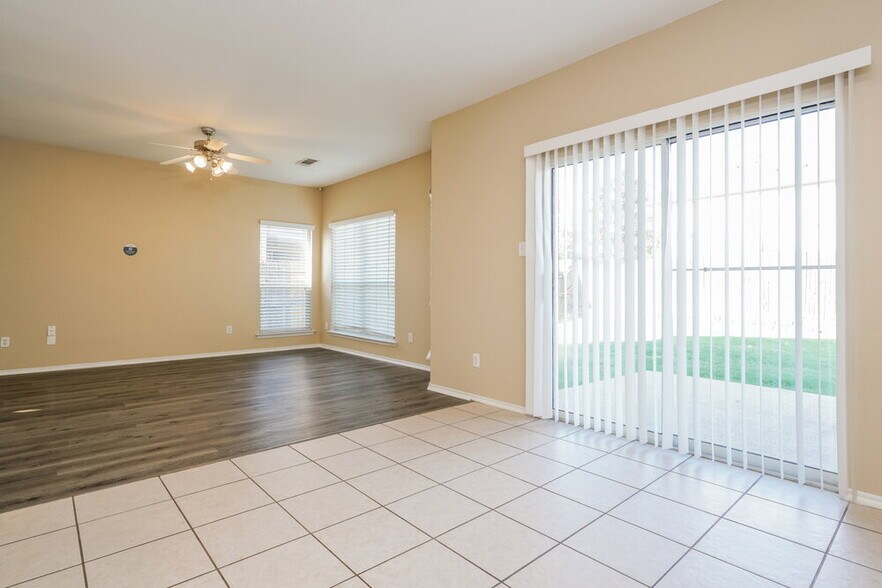 Building Photo - 6529 Regina Dr