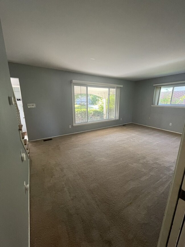 Building Photo - Spacious Four Bedroom Home Available Summer of 2026!