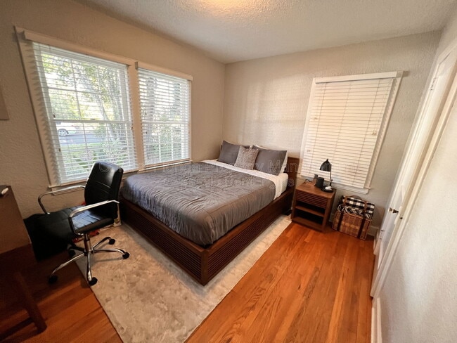 Building Photo - 750 Royal Palm Ct