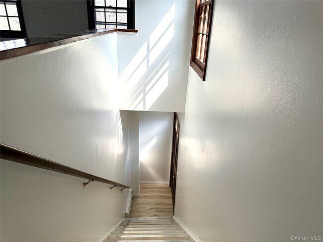 Building Photo - 102 Ward St