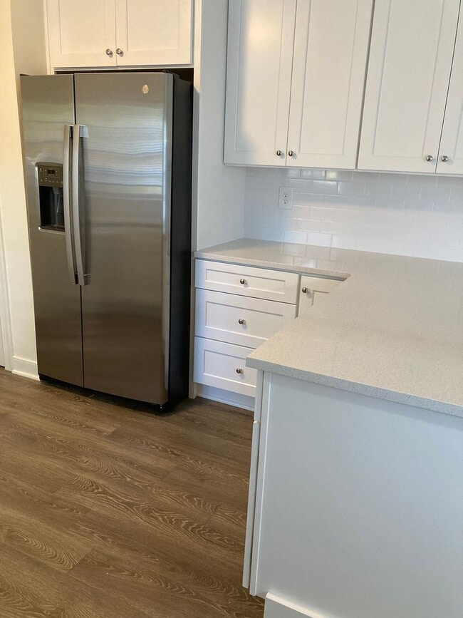 Building Photo - 5 Bedroom Home - Colonial Heights - Convenient to Fort Lee