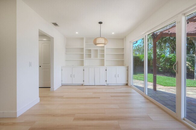 Building Photo - Beautifully Renovated 3-Bedroom Home with ...