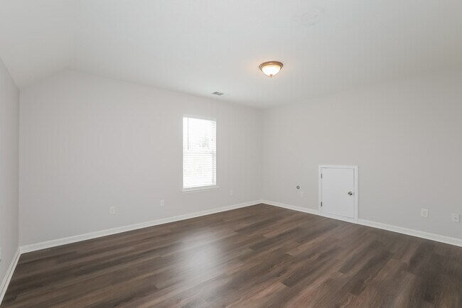 Building Photo - 818 Prairie Ln