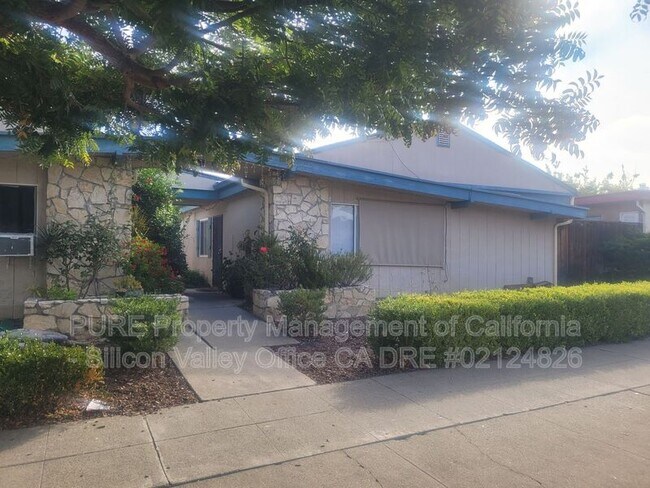 Primary Photo - 900 Sobrato Dr