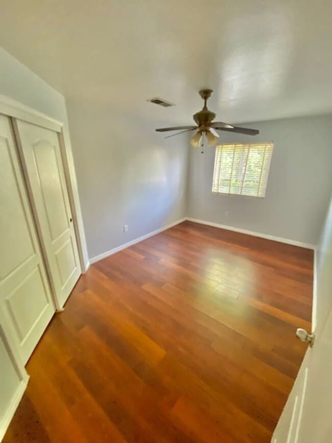 Building Photo - 4 bed/ 3 bath Recently Updated Home!