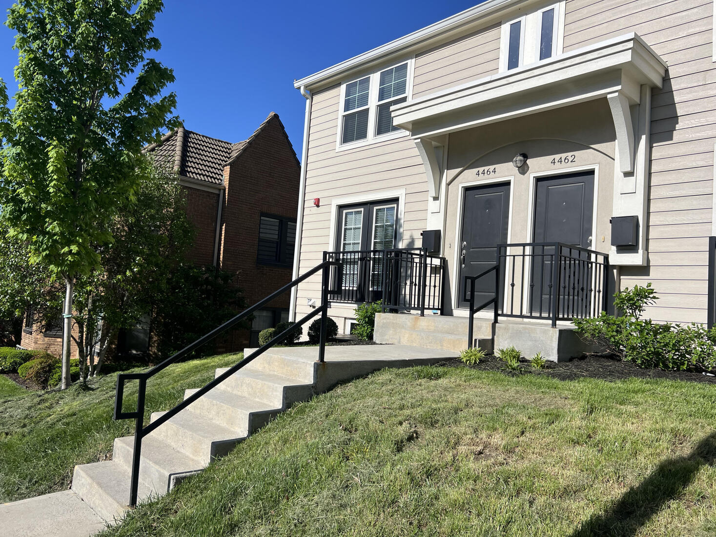 Building Photo - 4462 Broadway Blvd