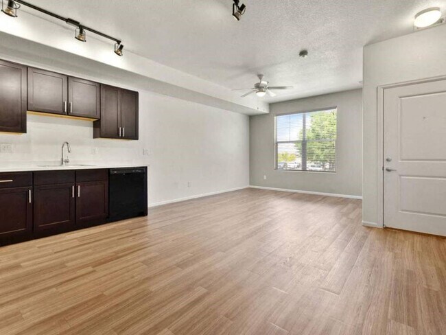 Building Photo - 9514 E 109th Dr