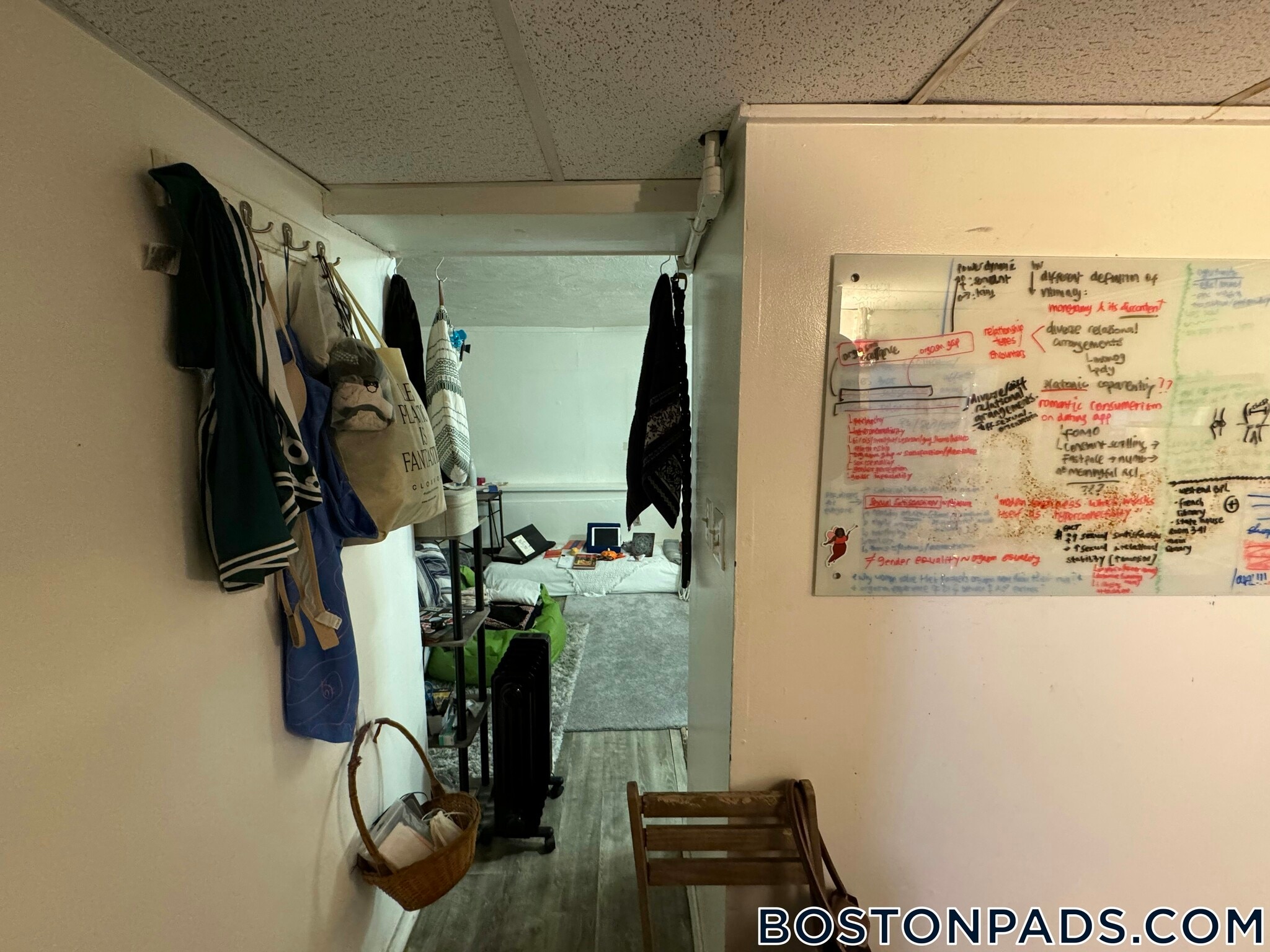 Building Photo - 40 Anderson St