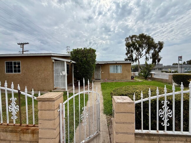 Building Photo - 4901 Frink Ave