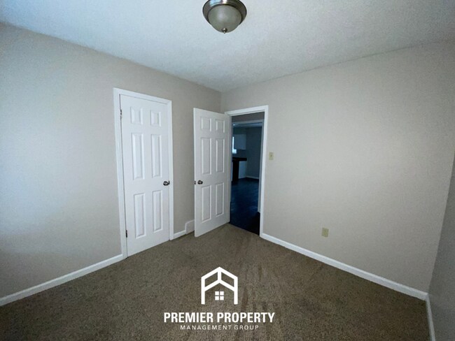 Building Photo - 4236 Trudy St