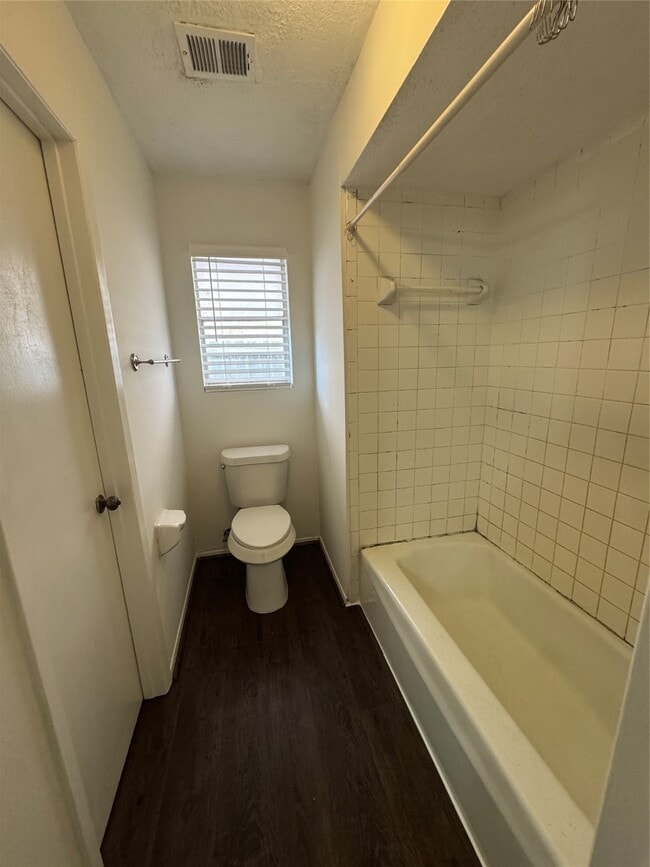 Building Photo - 10032 Neuens Rd