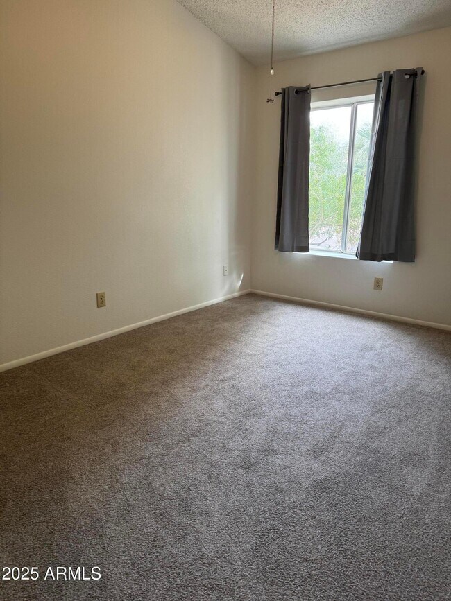 Building Photo - 4114 E Union Hills Dr