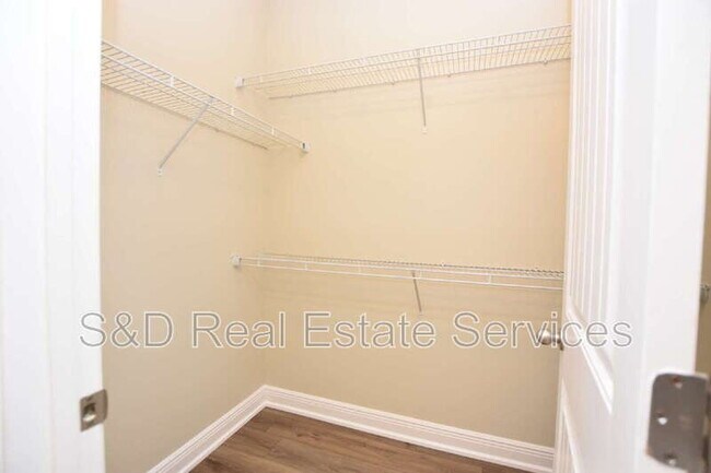 Building Photo - 1977 Wind Meadows Dr