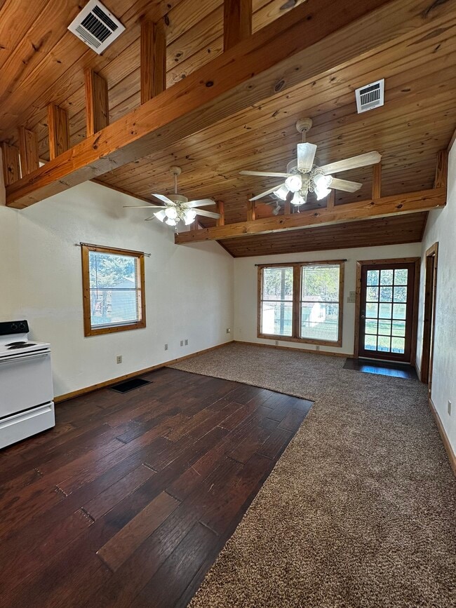 Building Photo - 1453 Chapparal Rd