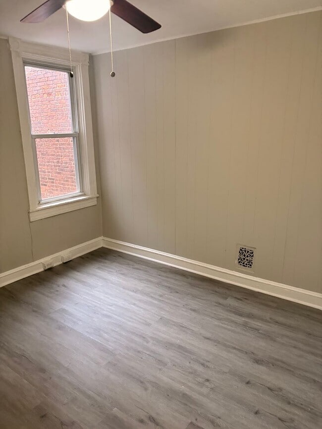 Building Photo - Spacious Baltimore Rowhome with Modern Updates – Available Now in Reservoir Hill