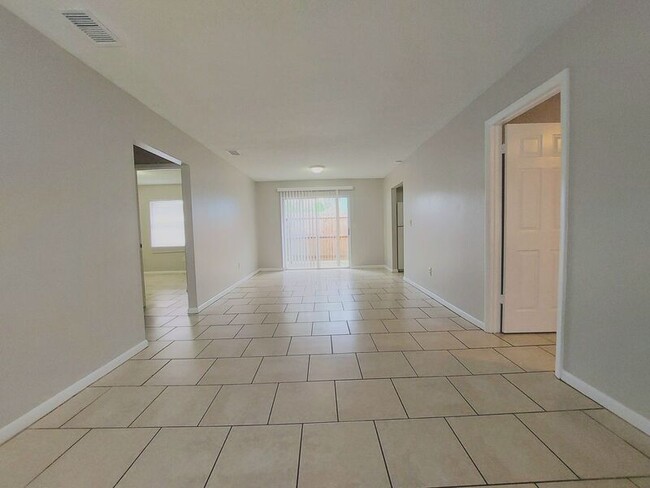 Building Photo - 124 Rebecca Ln