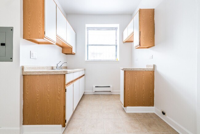 Building Photo - 5036-38 W Quincy St Chicago, IL 60644