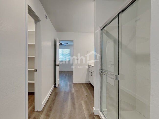 Building Photo - 9817 W Parkway Dr