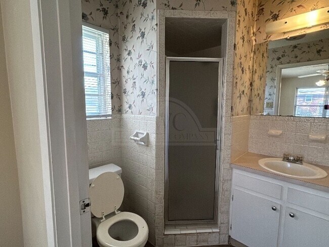 Building Photo - 618 N 23rd St