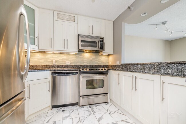 Building Photo - 10 E Ontario St