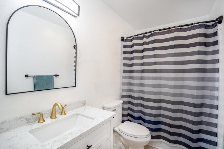 Building Photo - 3407 Del Este Way
