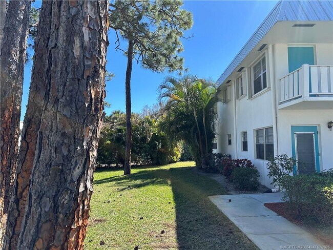 Building Photo - 2929 SE Ocean Blvd