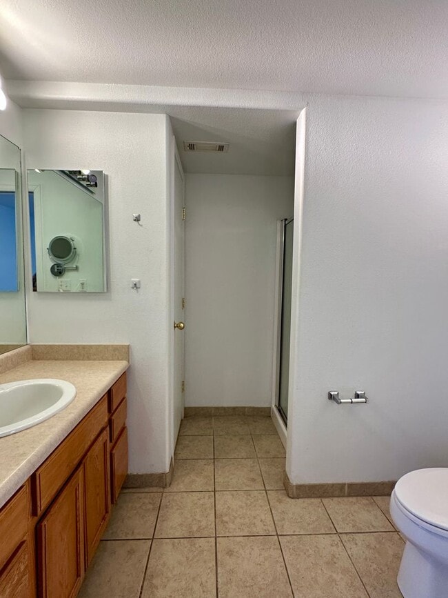 Building Photo - 3 Bedroom 2 Bath Condo in New Castle
