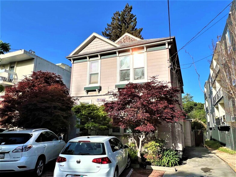 Building Photo - 2530 College Ave