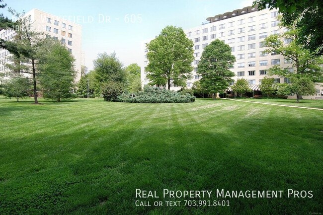 Building Photo - 6631 Wakefield Dr