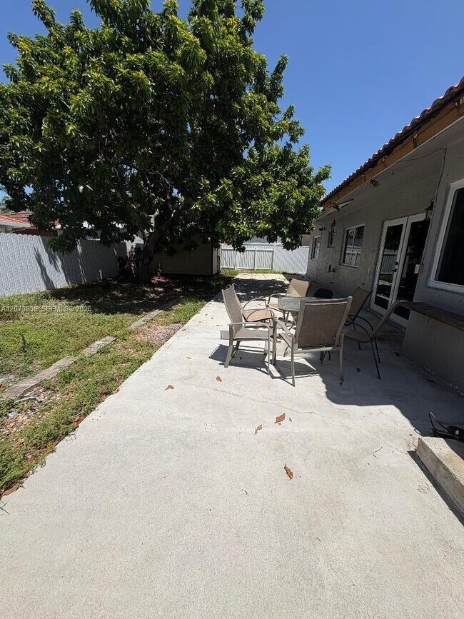 Building Photo - 18116 SW 139th Pl