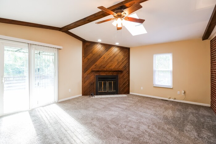 Building Photo - 6920 Gloria Dr