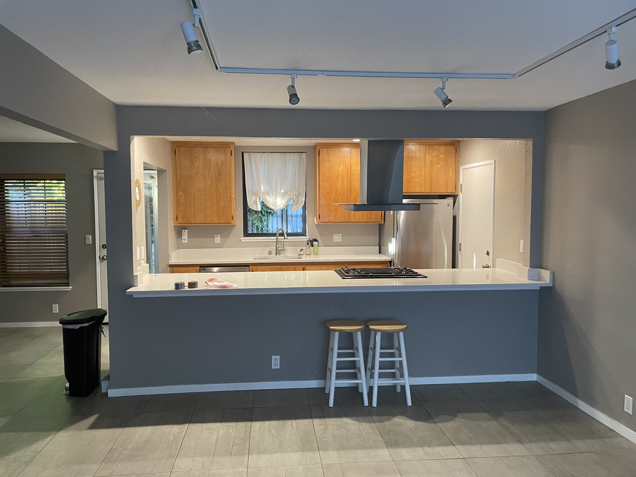 Building Photo - 2314 Amapola Dr