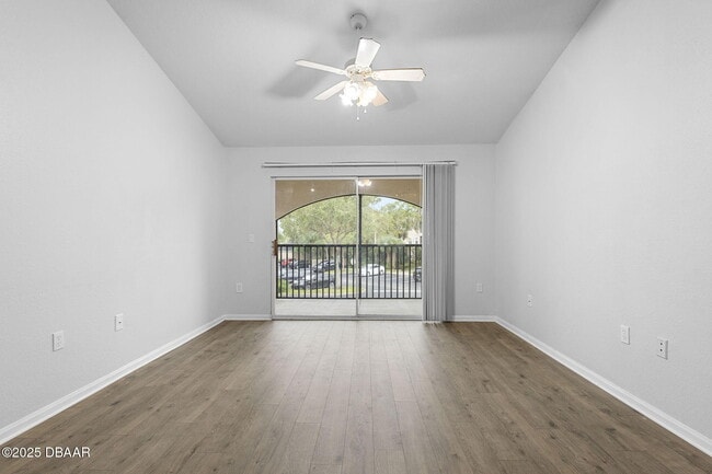 Building Photo - 940 Village Trail