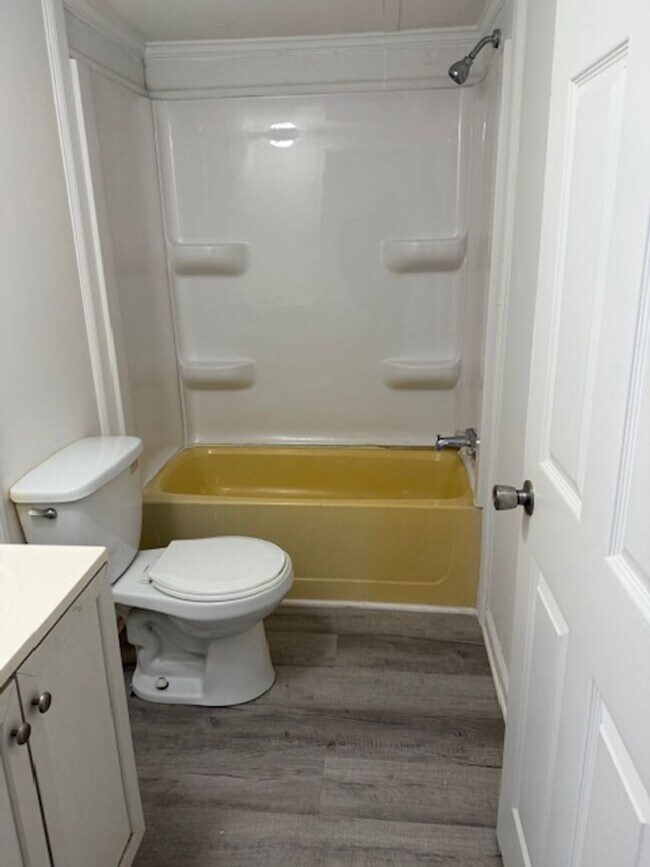 Building Photo - 3 Bedroom 2 Bath Doublewide Mobile Home