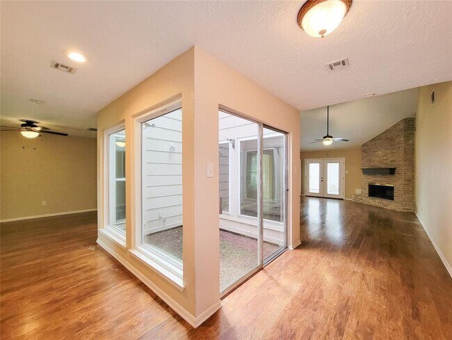 Building Photo - 21303 Park Holly Ct