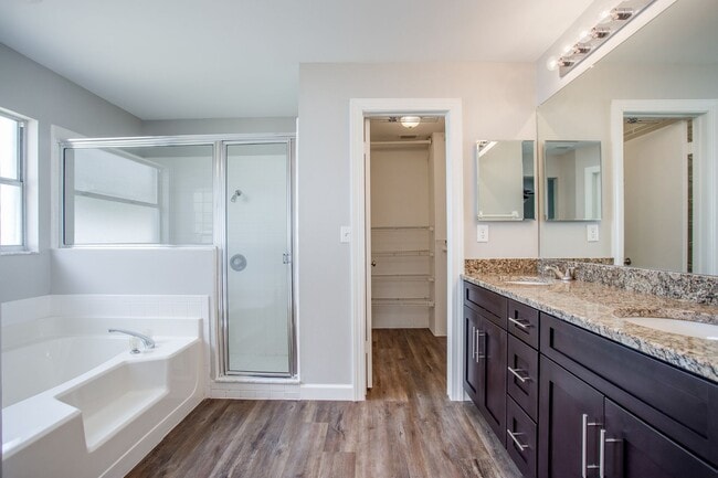 Building Photo - Clermont 3 Bed 2 Bath w/ Community Pool an...