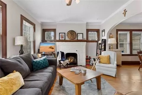 Primary Photo - 1381 Saint Clair Ave