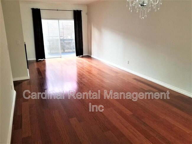 Building Photo - 156 S Oak Knoll Ave