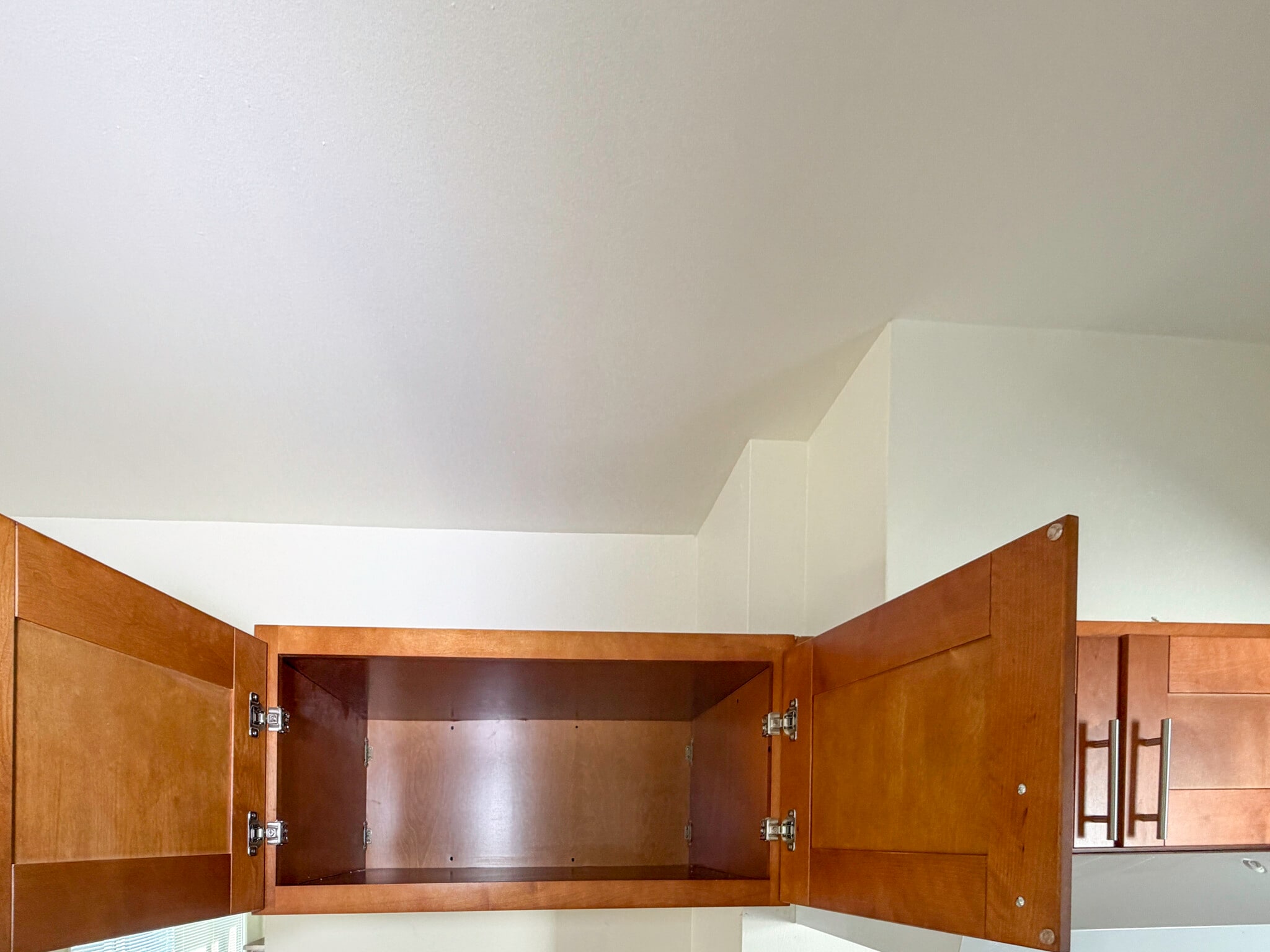 (A) Kitchen - 1722 E Victoria Ave