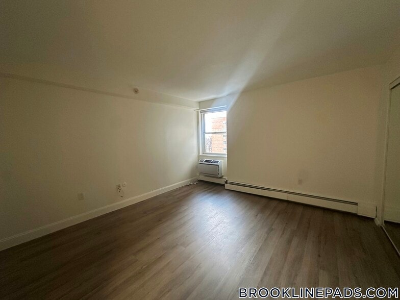 Building Photo - 185 Freeman St