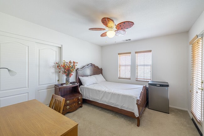 Building Photo - 3324 W Ave J-10