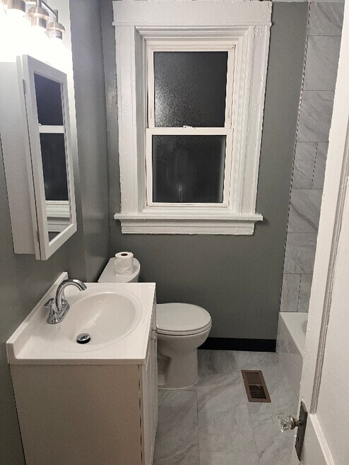 Building Photo - 6312 Cates Ave