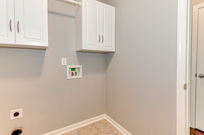 Building Photo - 1231 Pinnacle Dr