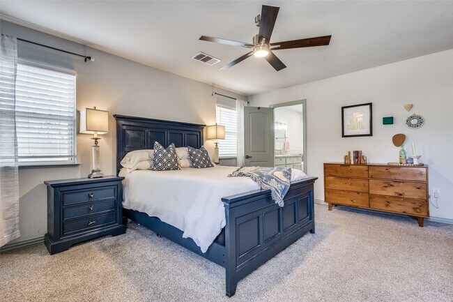 Building Photo - 409 W Johnson St