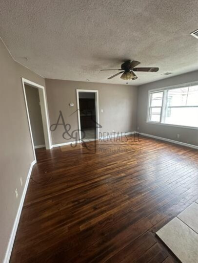 Building Photo - 1902 S Joplin St