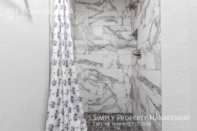 Building Photo - 813 S Casitas Dr