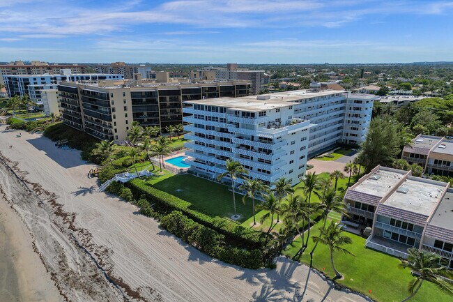 Building Photo - 1021 Hillsboro Mile